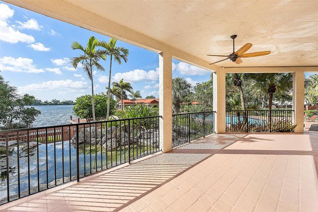 31 Columbia Court, Deerfield Beach, FL 33442