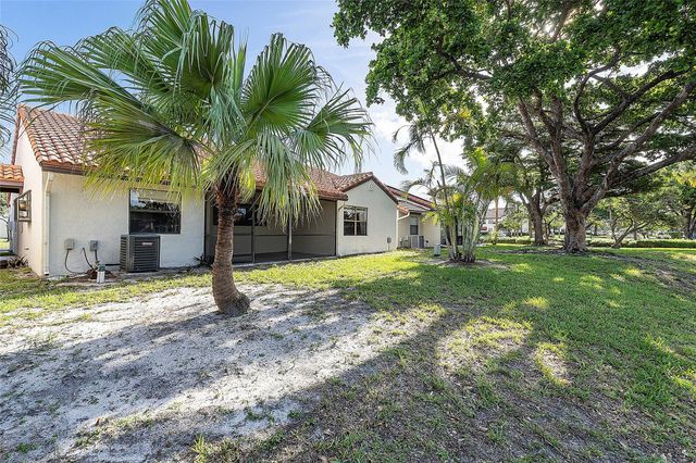 31 Columbia Court, Deerfield Beach, FL 33442
