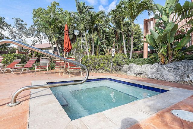 31 Columbia Court, Deerfield Beach, FL 33442