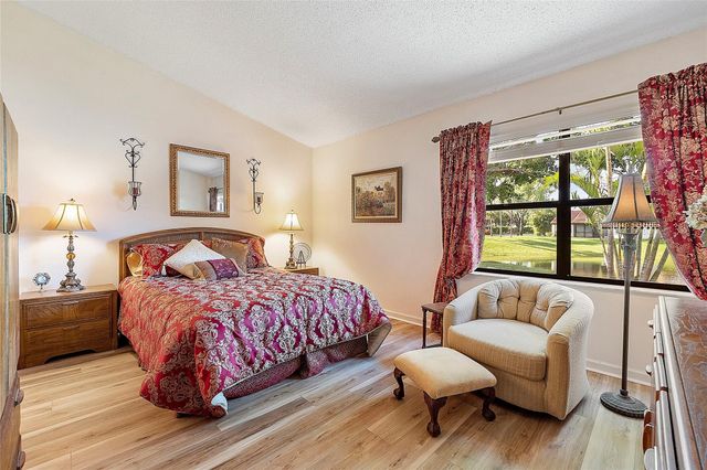 31 Columbia Court, Deerfield Beach, FL 33442