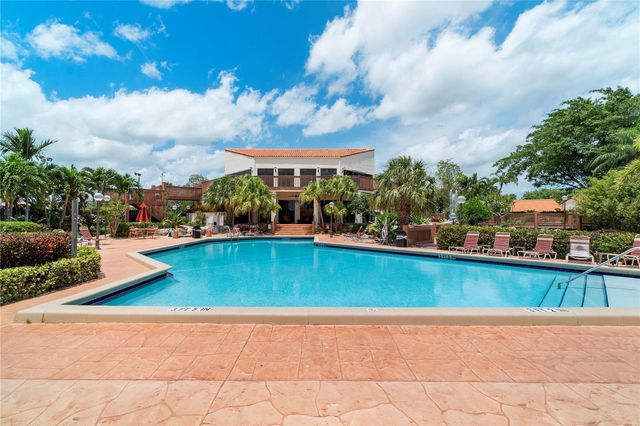 31 Columbia Court, Deerfield Beach, FL 33442