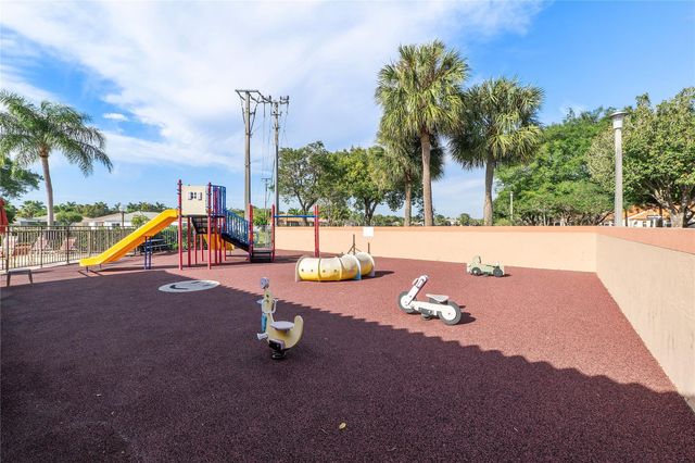 31 Columbia Court, Deerfield Beach, FL 33442