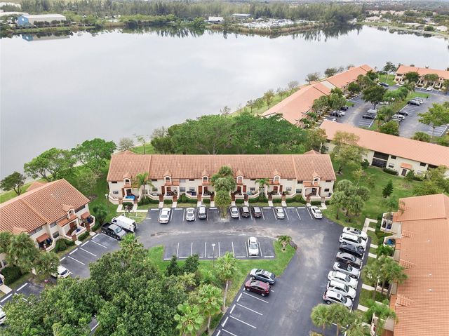 31 Columbia Court, Deerfield Beach, FL 33442