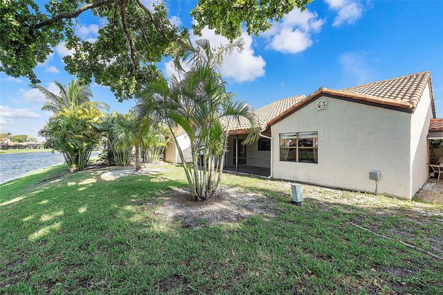 31 Columbia Court, Deerfield Beach, FL 33442