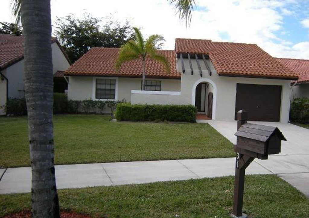 31 Columbia Court, Deerfield Beach, FL 33442