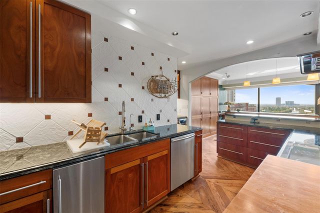 5000 Montrose Boulevard 16D, Houston, TX 77006