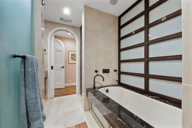 5000 Montrose Boulevard 16D, Houston, TX 77006