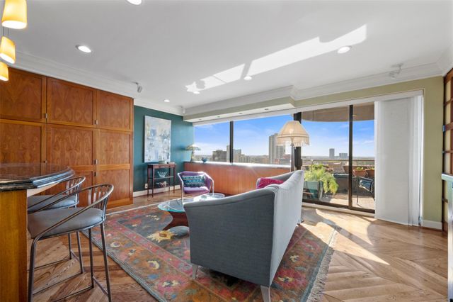 5000 Montrose Boulevard 16D, Houston, TX 77006