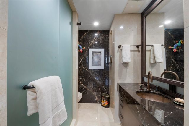 5000 Montrose Boulevard 16D, Houston, TX 77006