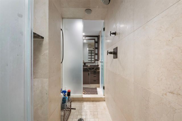 5000 Montrose Boulevard 16D, Houston, TX 77006