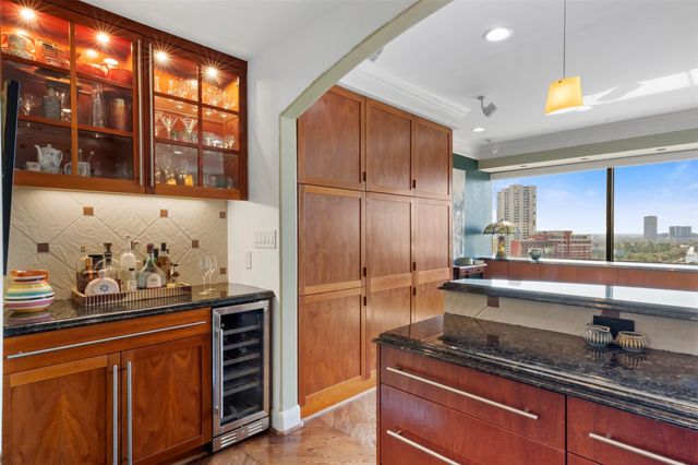 5000 Montrose Boulevard 16D, Houston, TX 77006