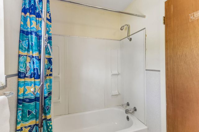 1115 Edgewater DR, Spicewood, TX 78669