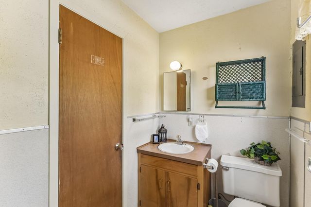 1115 Edgewater DR, Spicewood, TX 78669