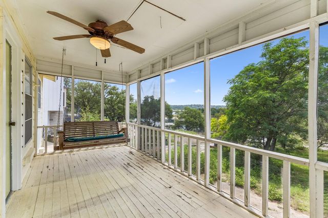 1115 Edgewater DR, Spicewood, TX 78669