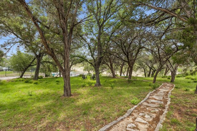1115 Edgewater DR, Spicewood, TX 78669
