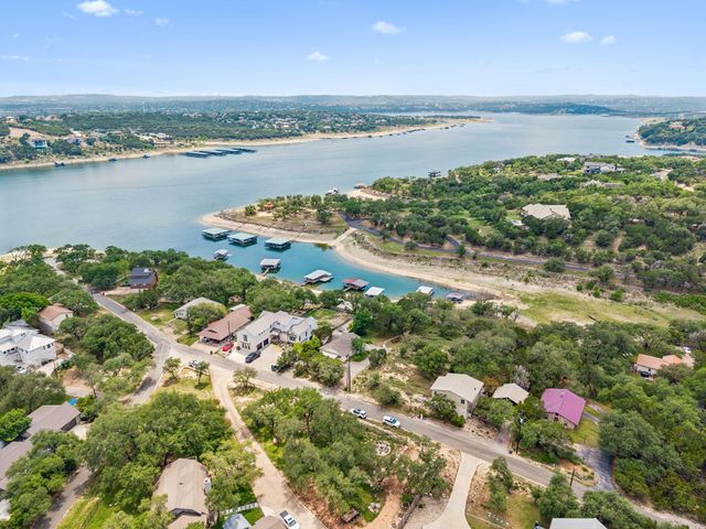 1115 Edgewater DR, Spicewood, TX 78669