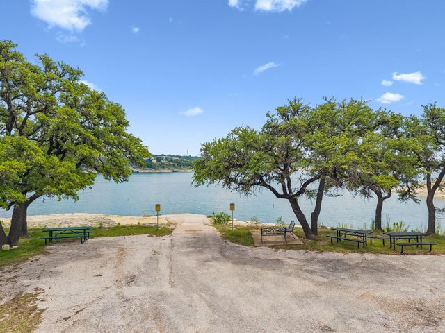 1115 Edgewater DR, Spicewood, TX 78669