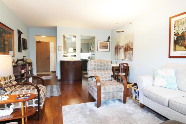 500 County Road B W 335, Roseville, MN 55113
