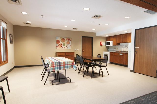 500 County Road B W 335, Roseville, MN 55113
