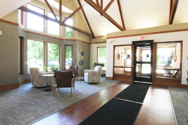 500 County Road B W 335, Roseville, MN 55113