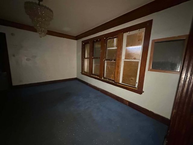 11941 S La Salle Street, Chicago, IL 60628