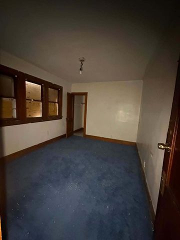 11941 S La Salle Street, Chicago, IL 60628
