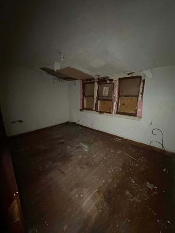 11941 S La Salle Street, Chicago, IL 60628