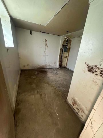 11941 S La Salle Street, Chicago, IL 60628