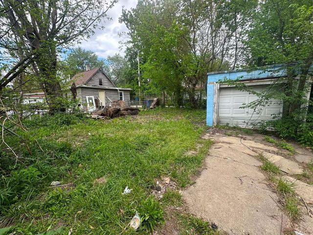 11941 S La Salle Street, Chicago, IL 60628