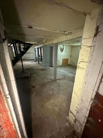 11941 S La Salle Street, Chicago, IL 60628