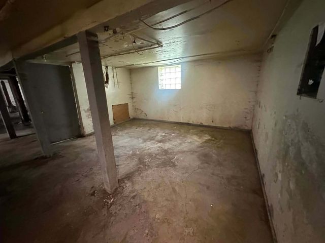 11941 S La Salle Street, Chicago, IL 60628