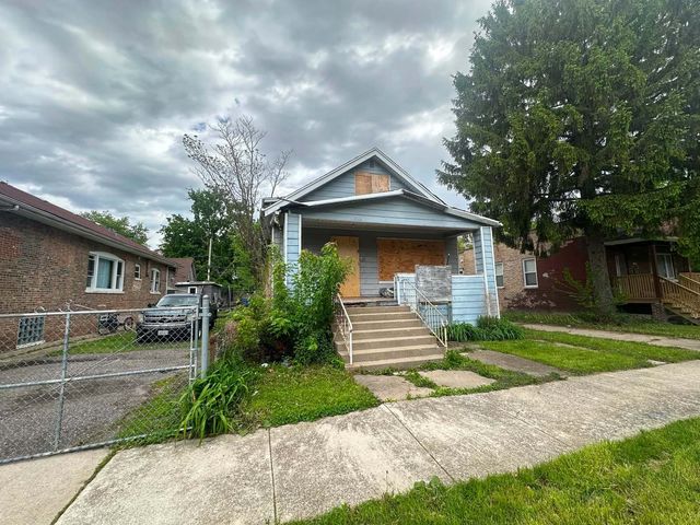 11941 S La Salle Street, Chicago, IL 60628
