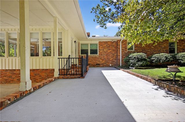 147 Hillbrook Drive, Spartanburg, SC 29307