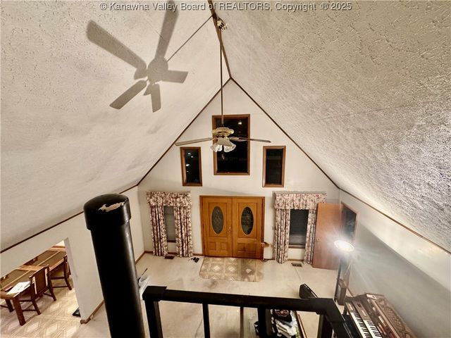 90 Dogwood Lane, Madison, WV 25130