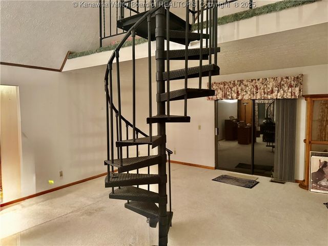 90 Dogwood Lane, Madison, WV 25130