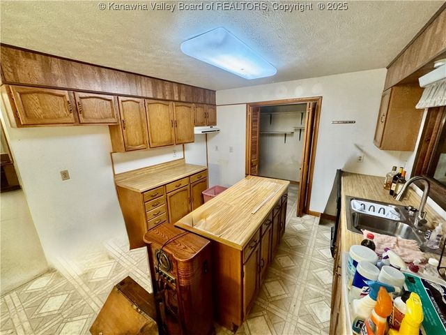 90 Dogwood Lane, Madison, WV 25130