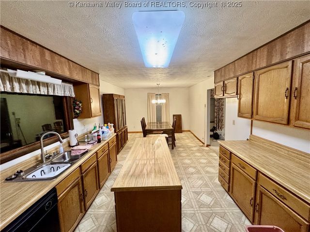 90 Dogwood Lane, Madison, WV 25130