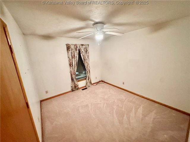 90 Dogwood Lane, Madison, WV 25130