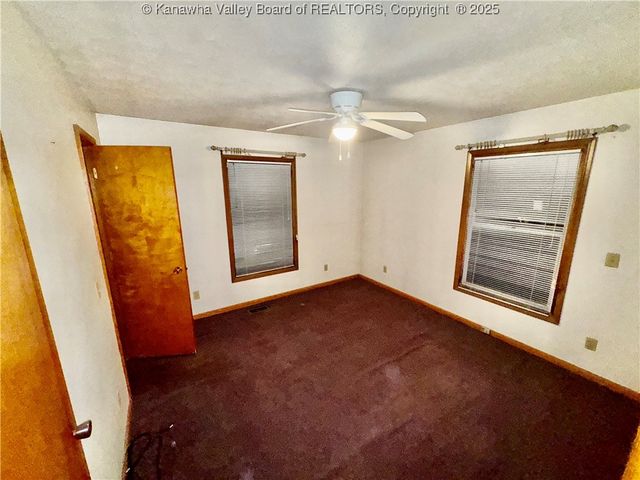 90 Dogwood Lane, Madison, WV 25130