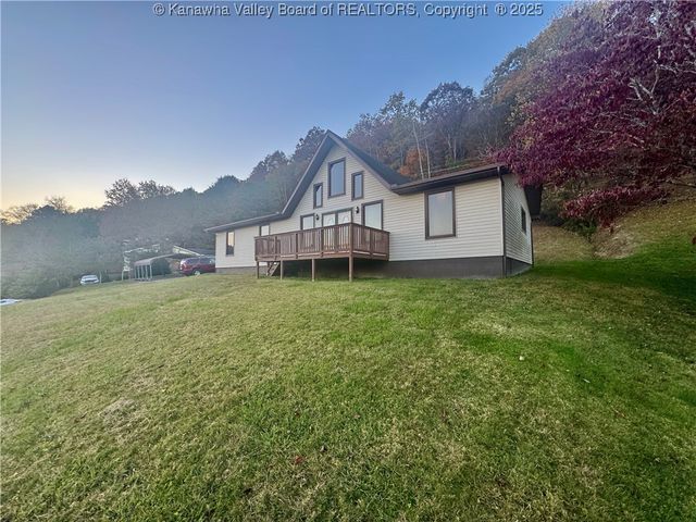 90 Dogwood Lane, Madison, WV 25130