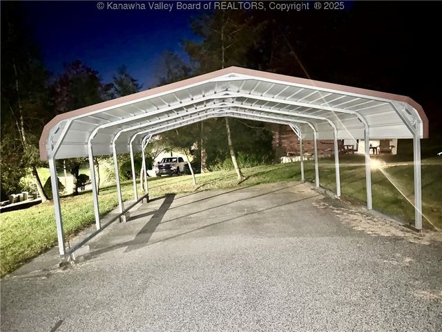 90 Dogwood Lane, Madison, WV 25130