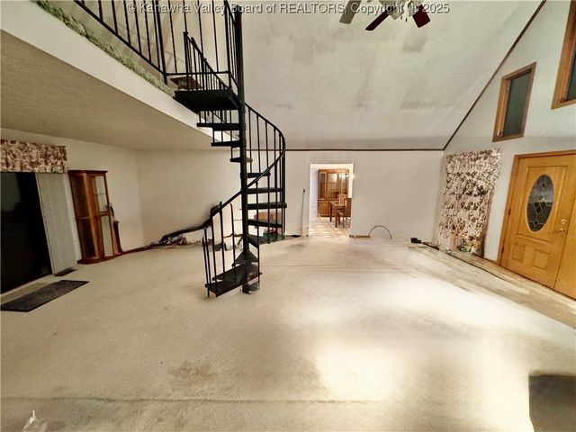 90 Dogwood Lane, Madison, WV 25130