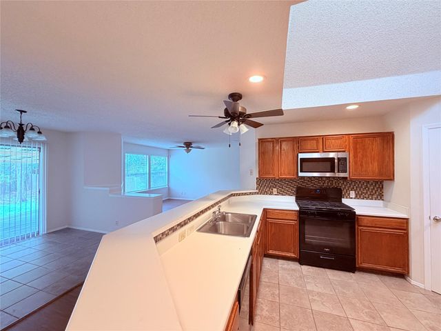 16924 Cactus Blossom DR, Pflugerville, TX 78660