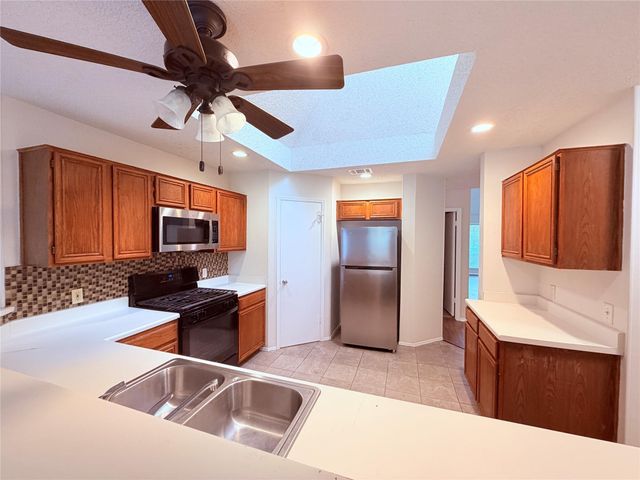 16924 Cactus Blossom DR, Pflugerville, TX 78660