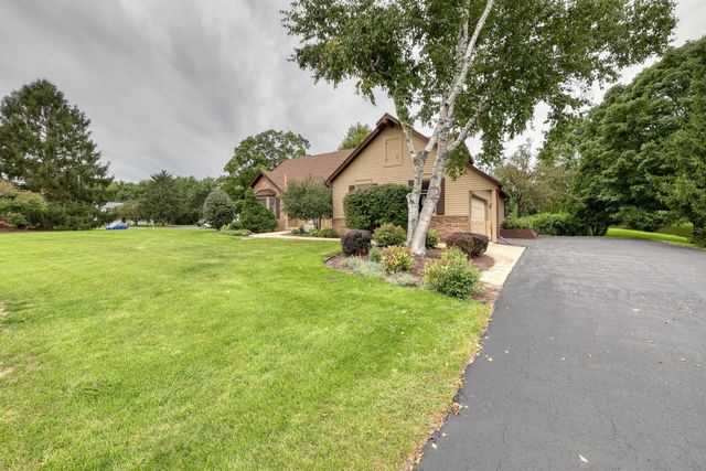21380 Woodchuck LANE, Brookfield, WI 53045