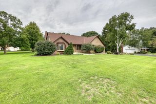 21380 Woodchuck LANE, Brookfield, WI 53045