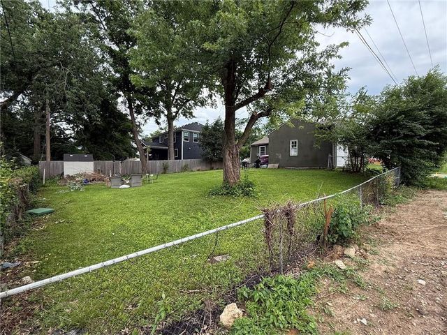 4630 W 60th Street, Fairway, KS 66205
