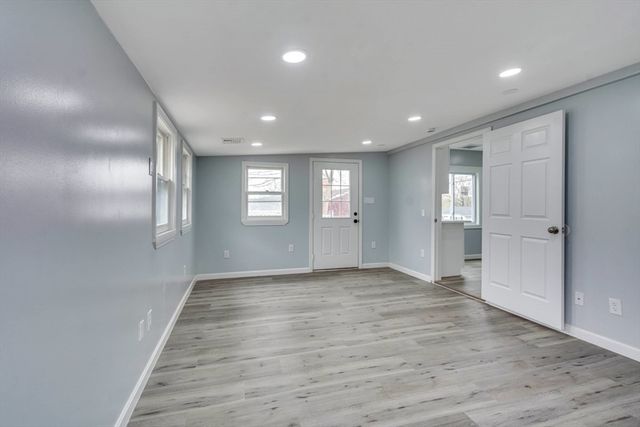 101 Laurie Ln, Lowell, MA 01854