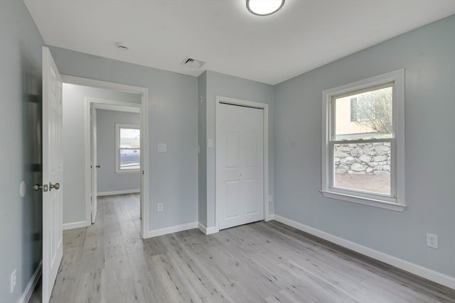 101 Laurie Ln, Lowell, MA 01854