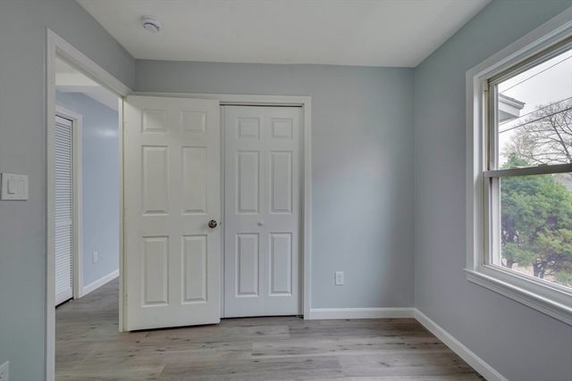 101 Laurie Ln, Lowell, MA 01854